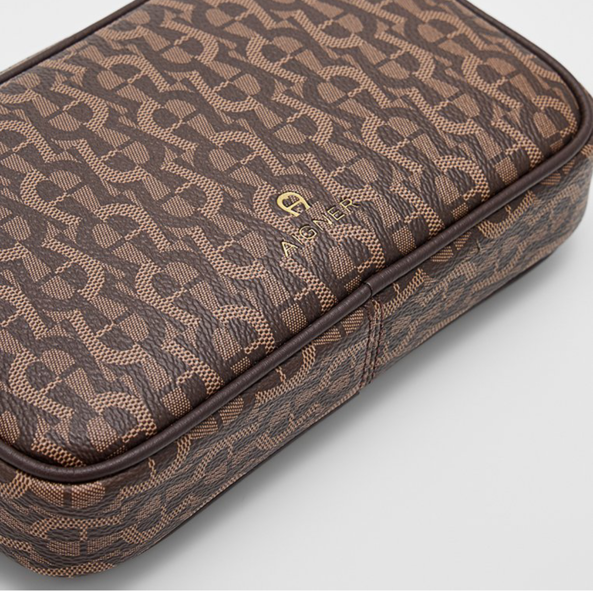 AIGNER Logo Crossover Camera Bag – Fango / Braun